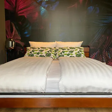 Апартаменты Tropisches Loft Mit Privatem Garten Магдебург