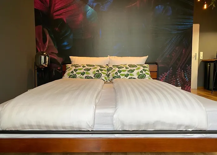 Apartment Tropisches Loft Mit Privatem Garten Magdeburg